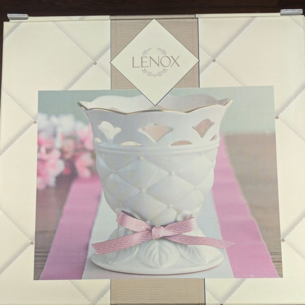 Brand New Lenox tied with love venus votive